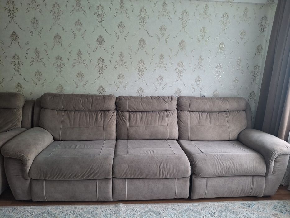 Продам диван с креслом