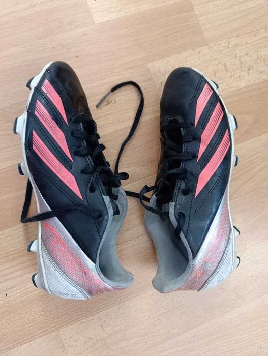 Футболни обувки 38,5