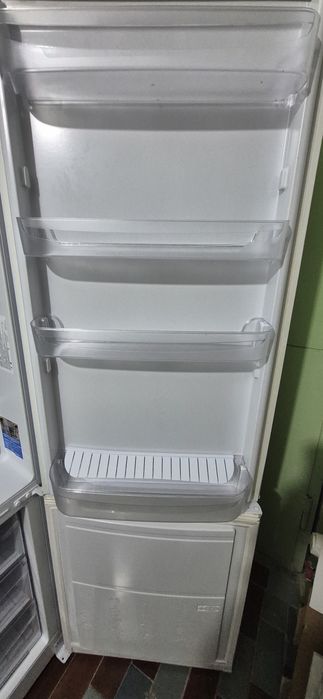 Холодильник Indesit
