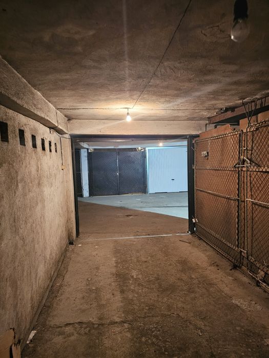 Дава се под наем Гараж / Паркомясто в София, Изток - 16 кв.м за 102 € - Снимка #1