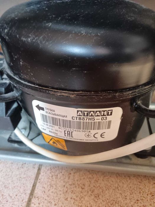 Продам  Морозильник Atlant  240 л белый