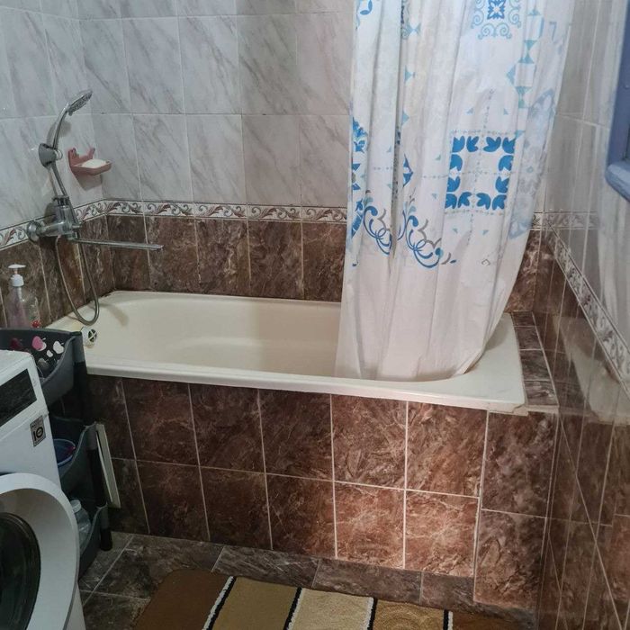 Авиасозлар 1, Кадышева 61-сонли мактаб ёнида