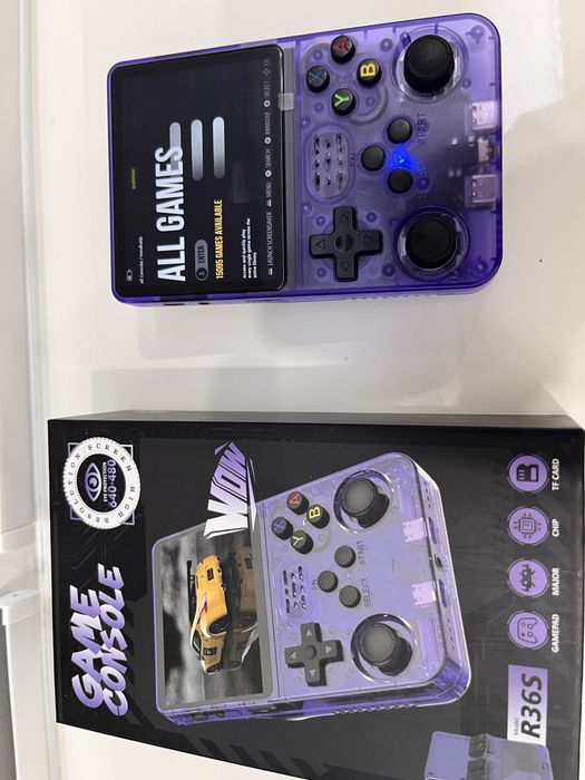 R36s - игровая консоль с 15000+ игр