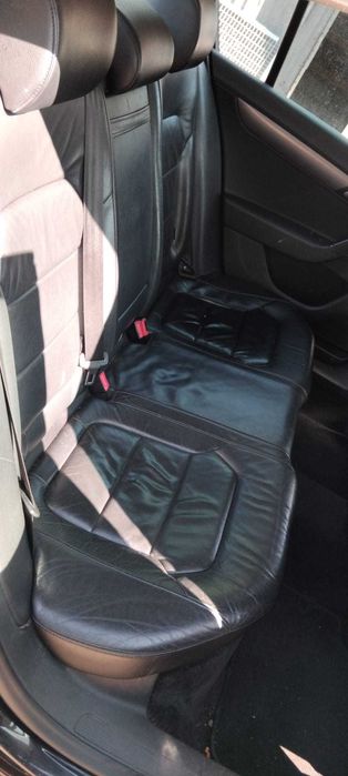 Dezmembrez Volkswagen Passat B7 1.6 TDi an 2011 cod motor CAY