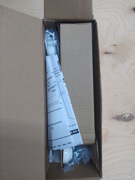 Доводчик дверной