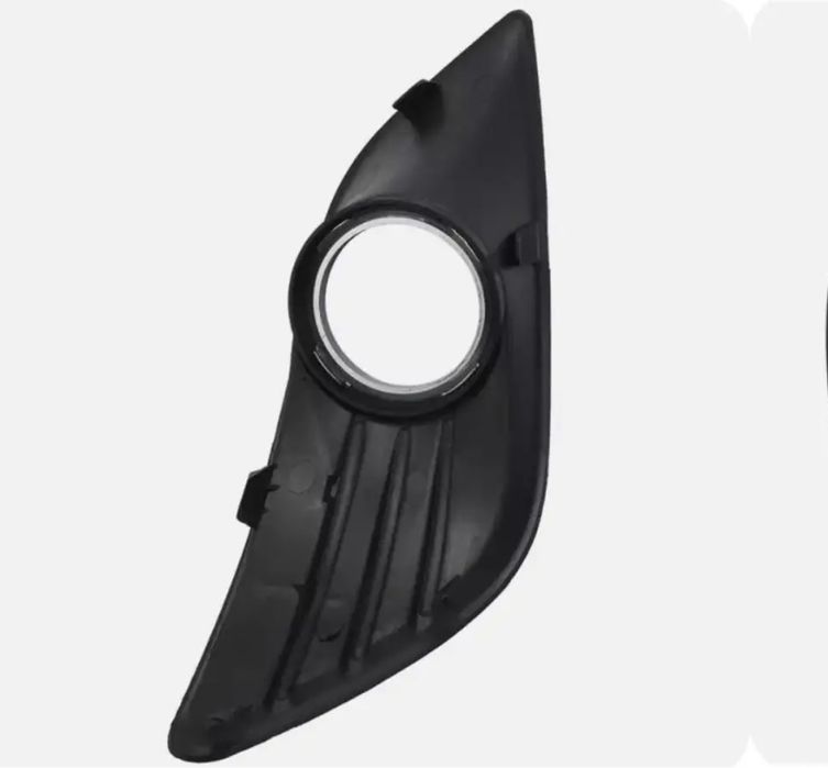 Накладка в противотуманки Ford Focus 2 рестайл