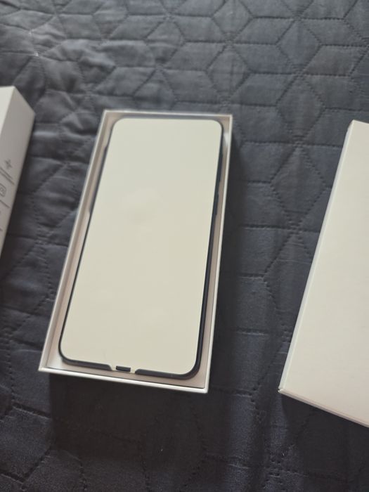Vand Samsung A57 nou