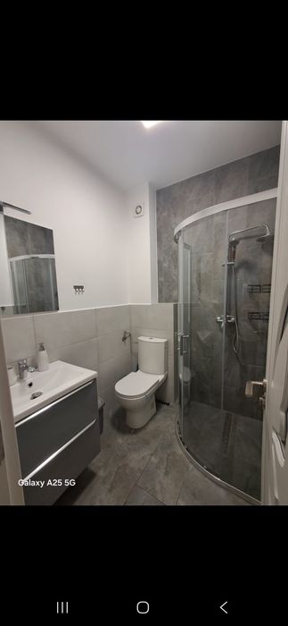 Închiriez apartament