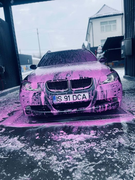 Vand Bmw e91 ,km reali  toate actele  la zi mai multe detalii in privat la nr 0733869685