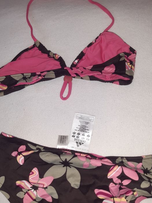 Бански на различни марки