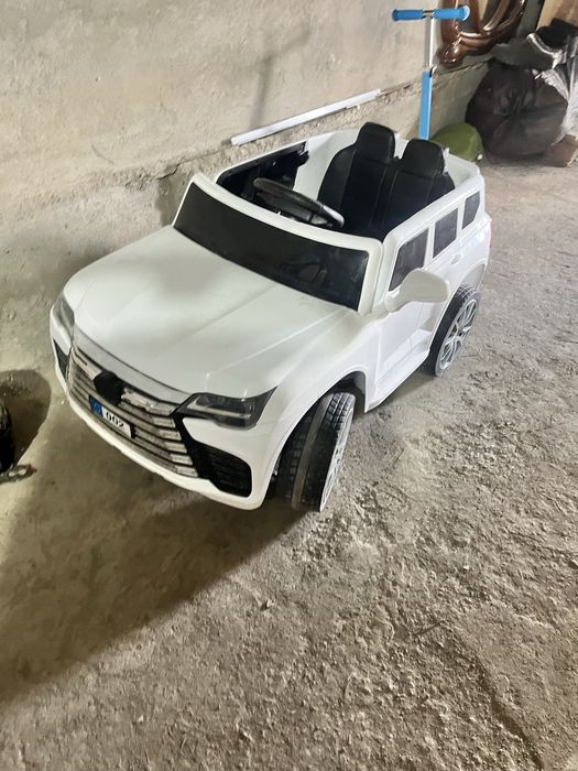 Продам машину детский