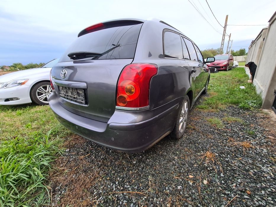 Dezmembrez Toyota Avensis 2.2 dcat 177 cp