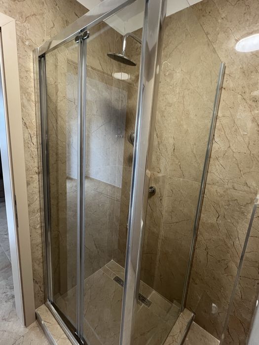 Vand cabina de dus noua