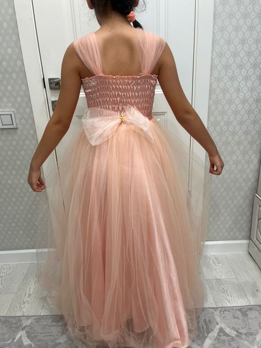 Продам новые платье