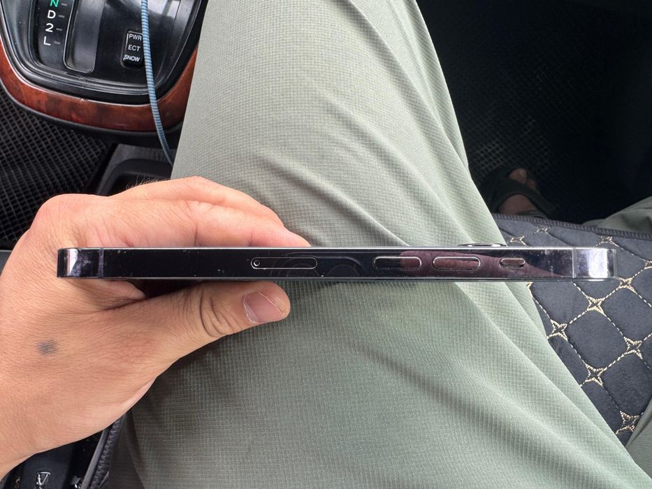 iPhone 14pro с коробкой и шнуром