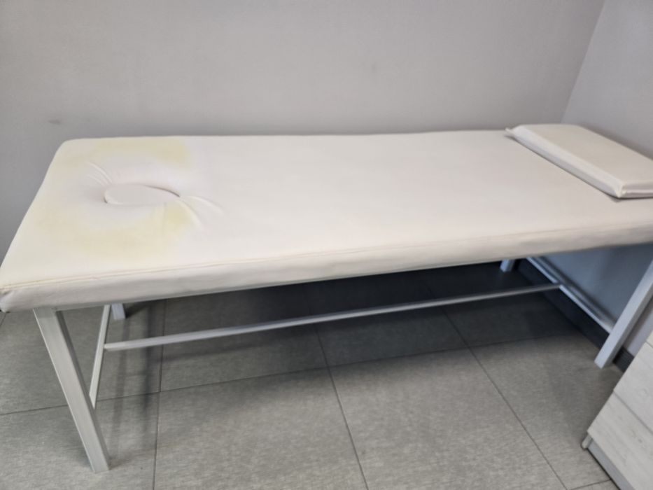 Продаётся массажный кушетка