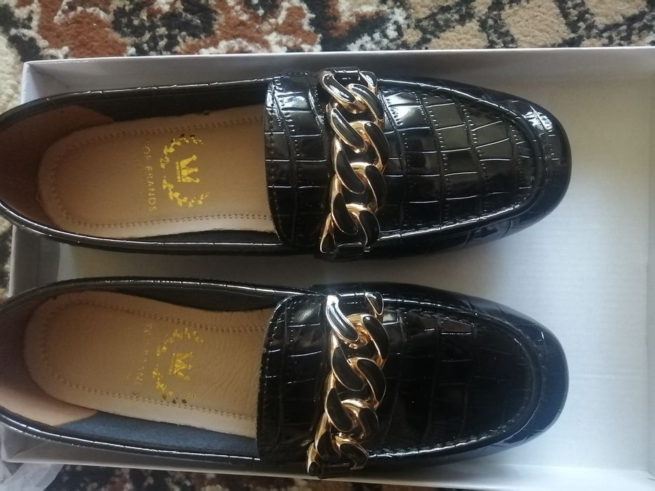 Продам новую обувь