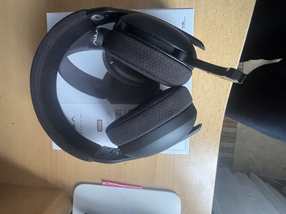 Продам без проводные наушники аула