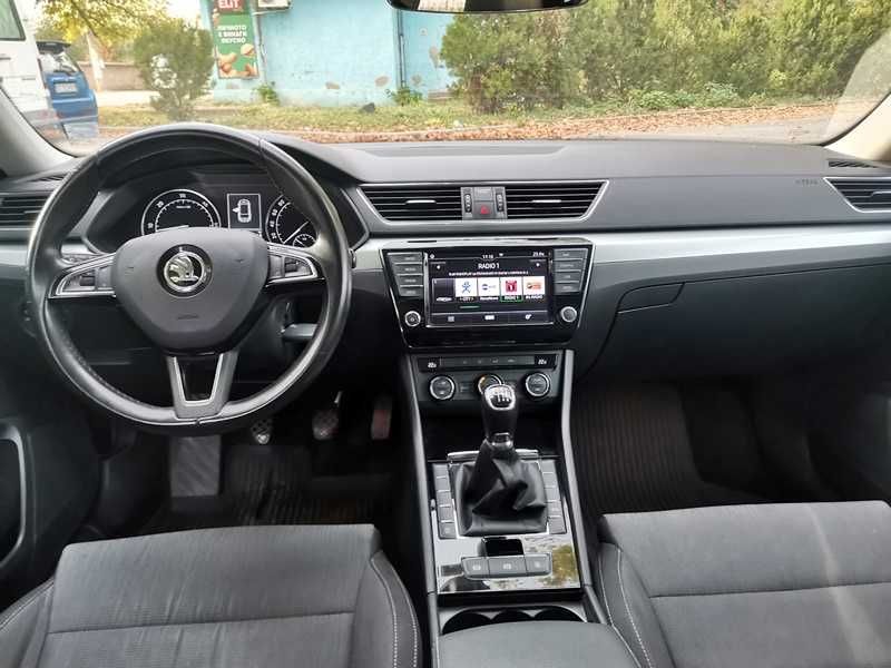 Skoda Superb 1.6TDI Отлично състояние*Здрав*Поддържан
