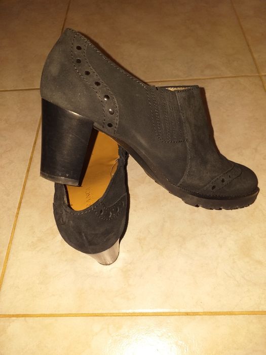 Pantofi cu toc piele întoarsă