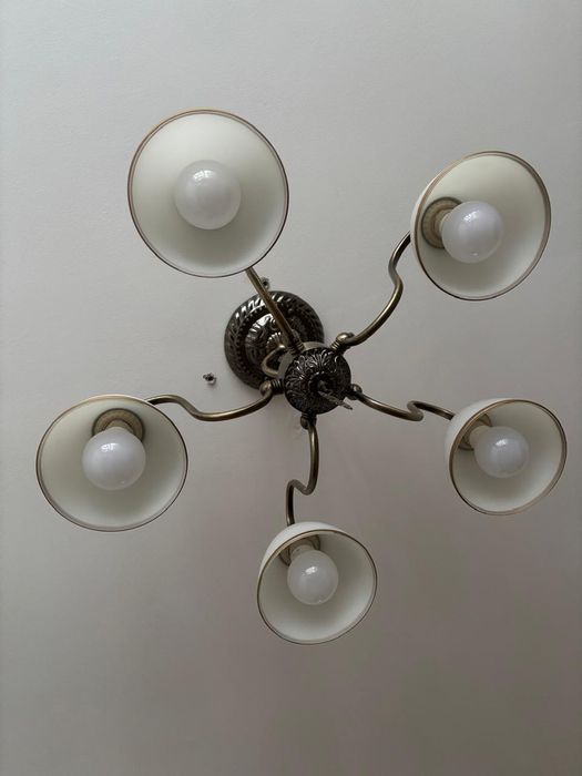 Продам люстры в хорошем состоянии