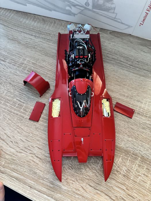 Machetă de colecție Speedboat Bad Ass Diecast Lou Osman 1:18