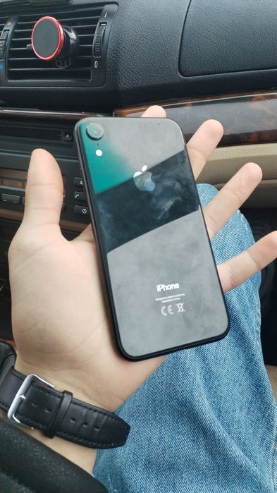 Vând iPhone XR 400lei