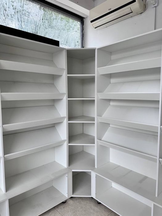 Стеллажи белые для магазина из МДФ