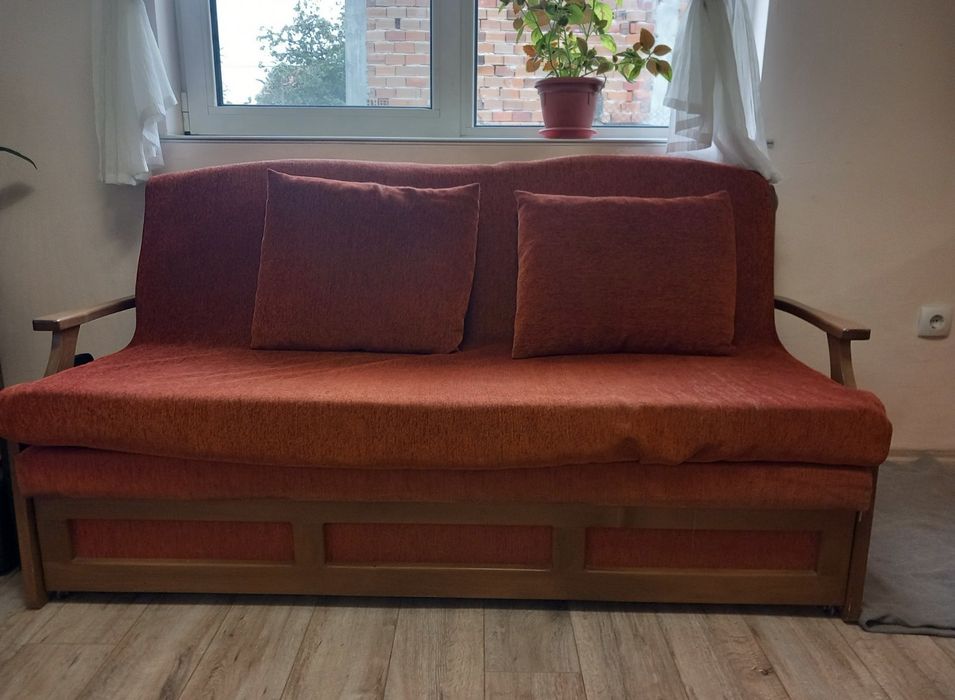 3 бр разтегателни дивани