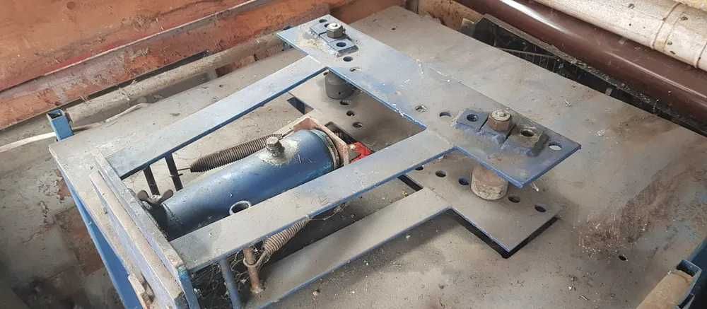 Masina roluit tevi, hidraulica, trifazica, 0,75 kw, 12 T forta