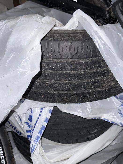 Продам резину 215:55:17