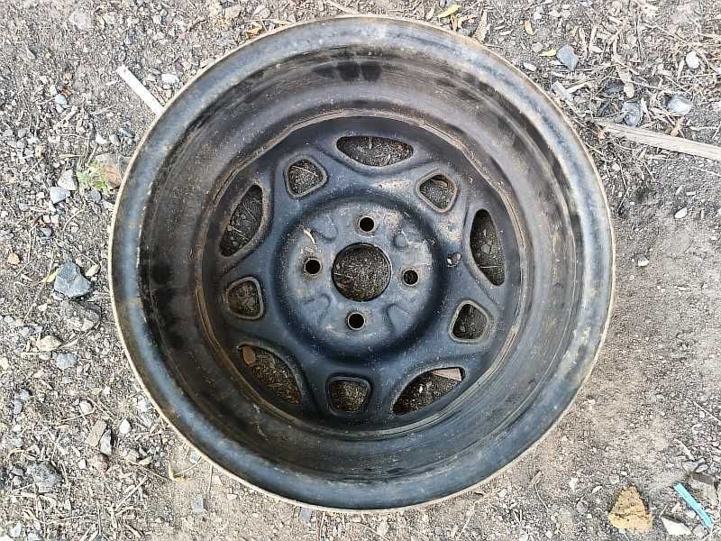 Продам оригинальный металлический диск на Toyota