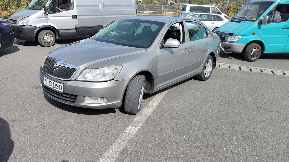 SKODA Octavia 2012 — imagine 1