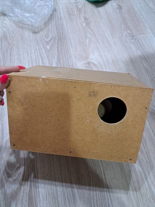 Домик-гнездо для попугаев