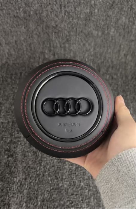 Capac airbag volan Audi A5/A4/A3 piele cu cusatura rosie sigla neagra