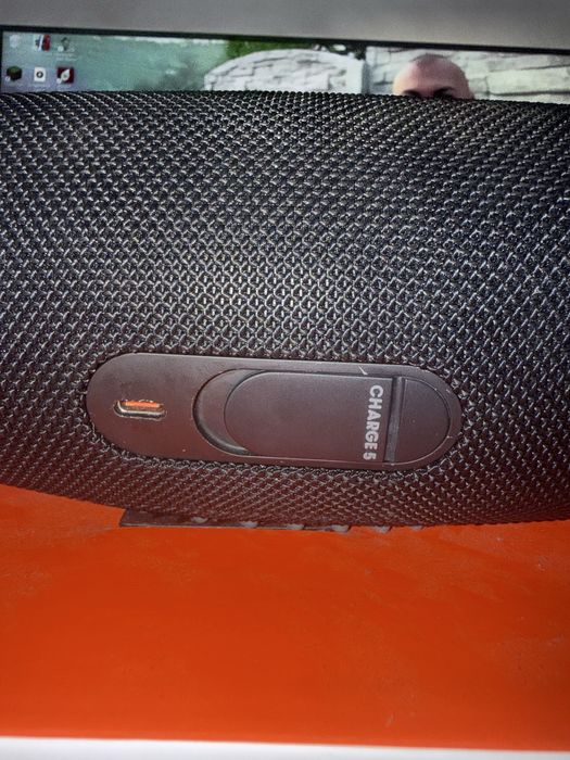 Vand JBL charge 5