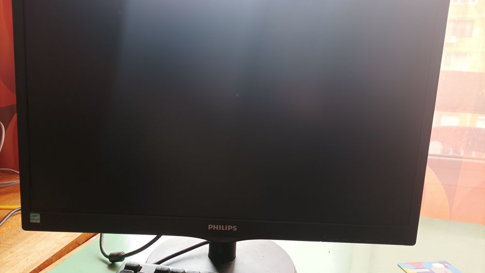 Монитор Philips 21.5"