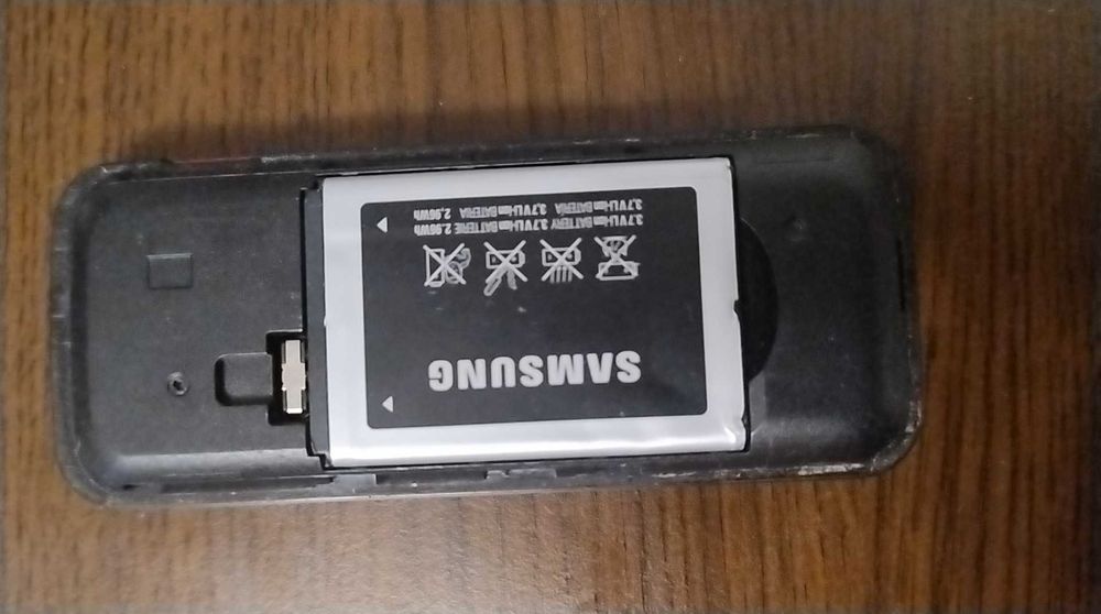 Telefon Samsung E1120