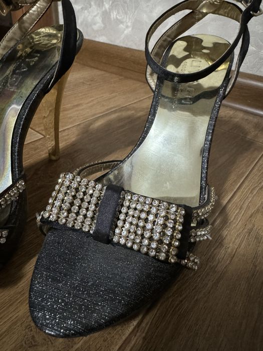 Босоножки нарядные, 37 размер