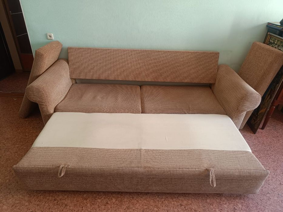 Продается диван.