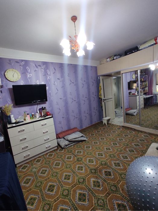 Продается квартира 2х комнатная переделанна в 3х