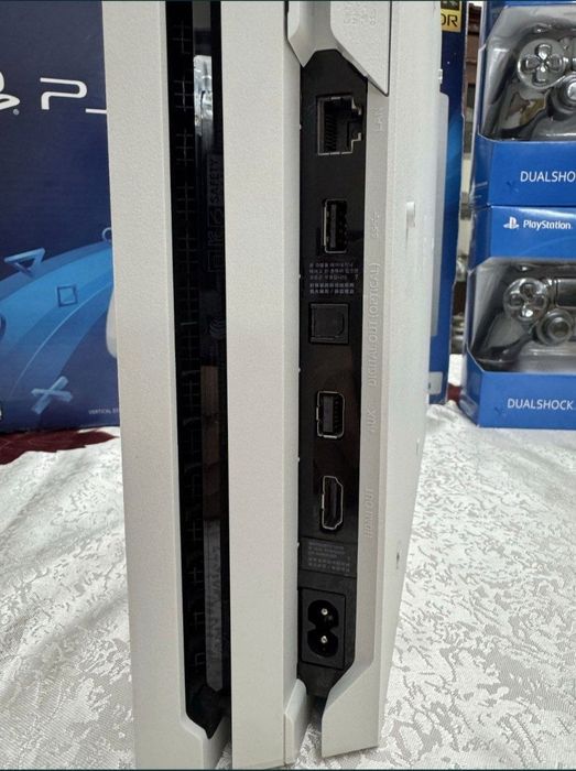 PlayStation  4-PRO.  1-TB.  "IDEAL"