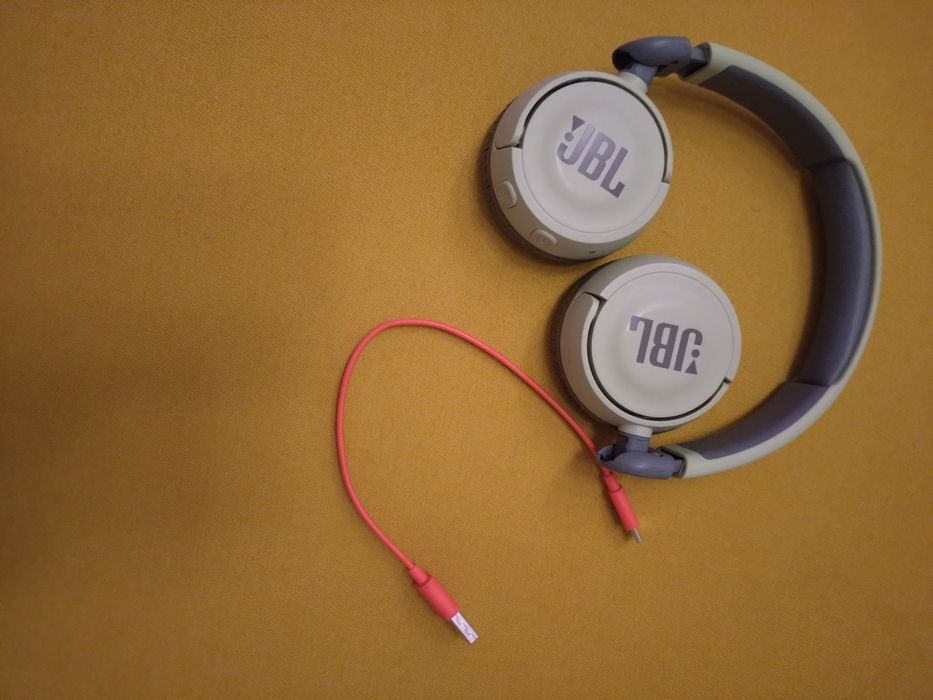 JBL Bluetooth headphones