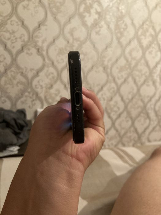 Продам айфон 15