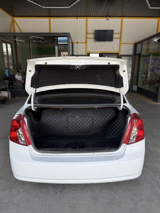 Srochna Lacetti 1.8 sotiladi