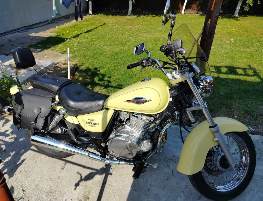 Vând motocicletă Suzuki Marauder GZ250