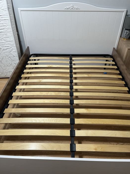 Кровать двуспальная