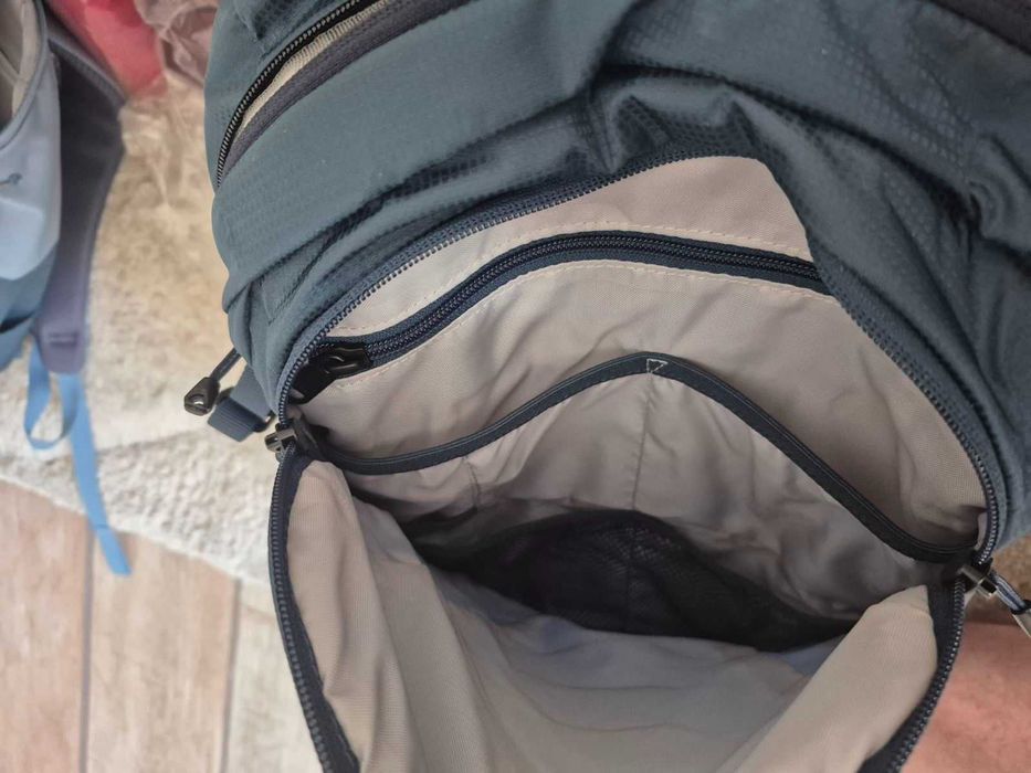 ПРОДАВАМ нови раници DEUTER