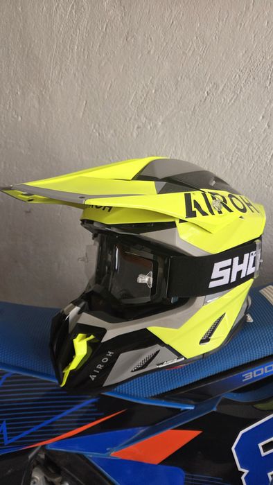 Каска Airoh Twist 3