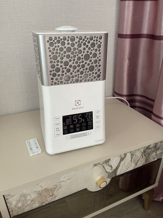 Продам улажнитель воздуха Electrolux